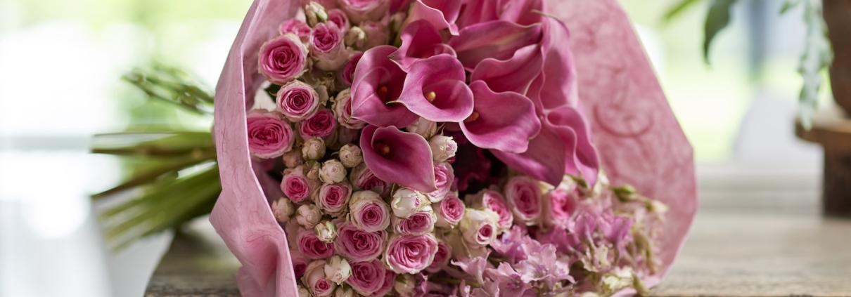 Bloemen kopen in Enschede? Ontdek de dagverse bloemen en prachtige boeketten van Fleuranthus Bloembinders. Wij bezorgen in Enschede en omgeving.